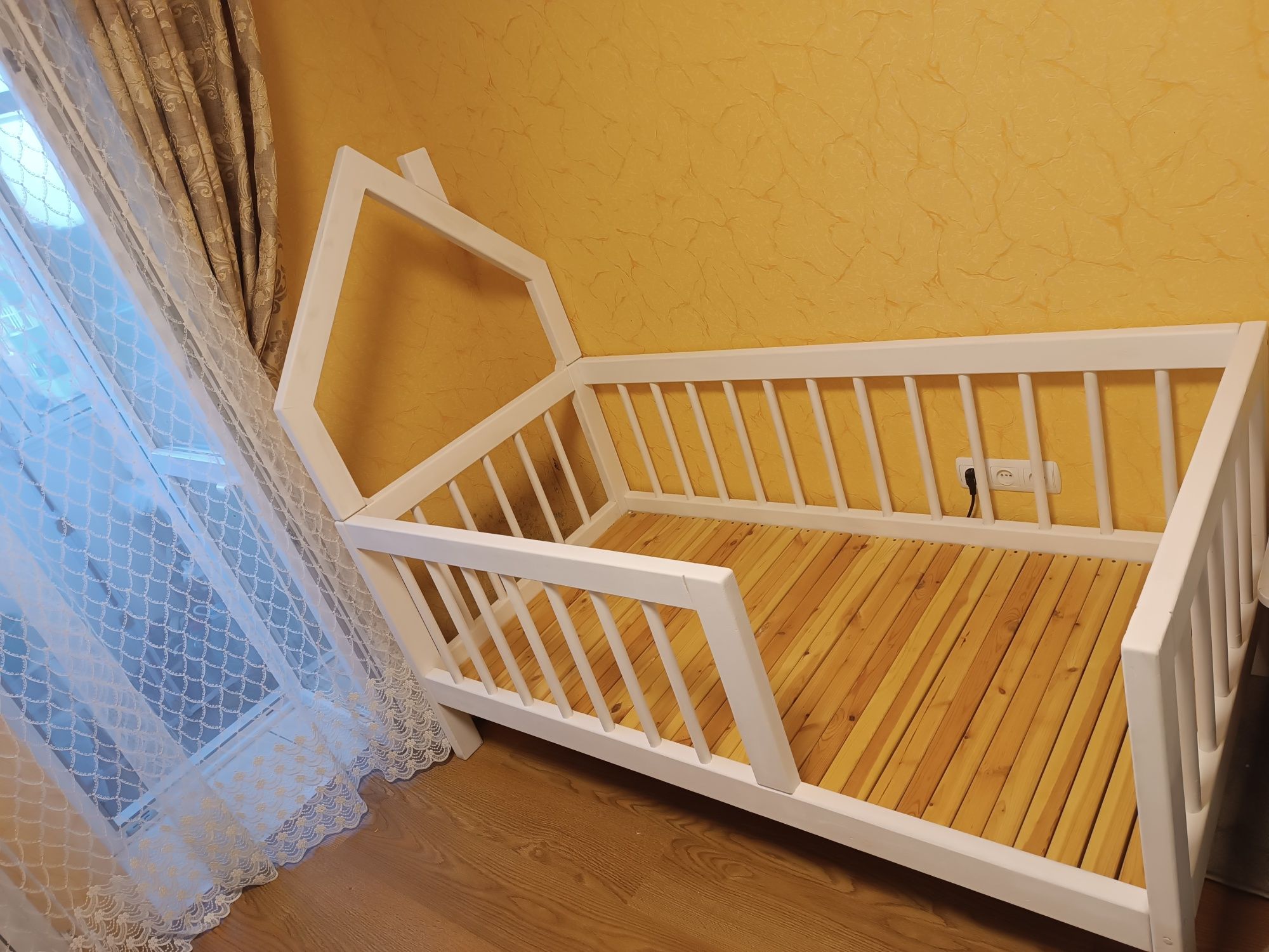 Продам дитячу кровать з матрасом
