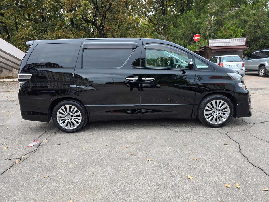 Toyota Vellfire 2013 2.4 автомат