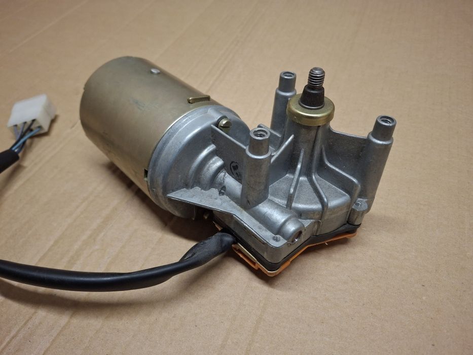 Silnik wycieraczek 24v star 200 - 3 ramiona