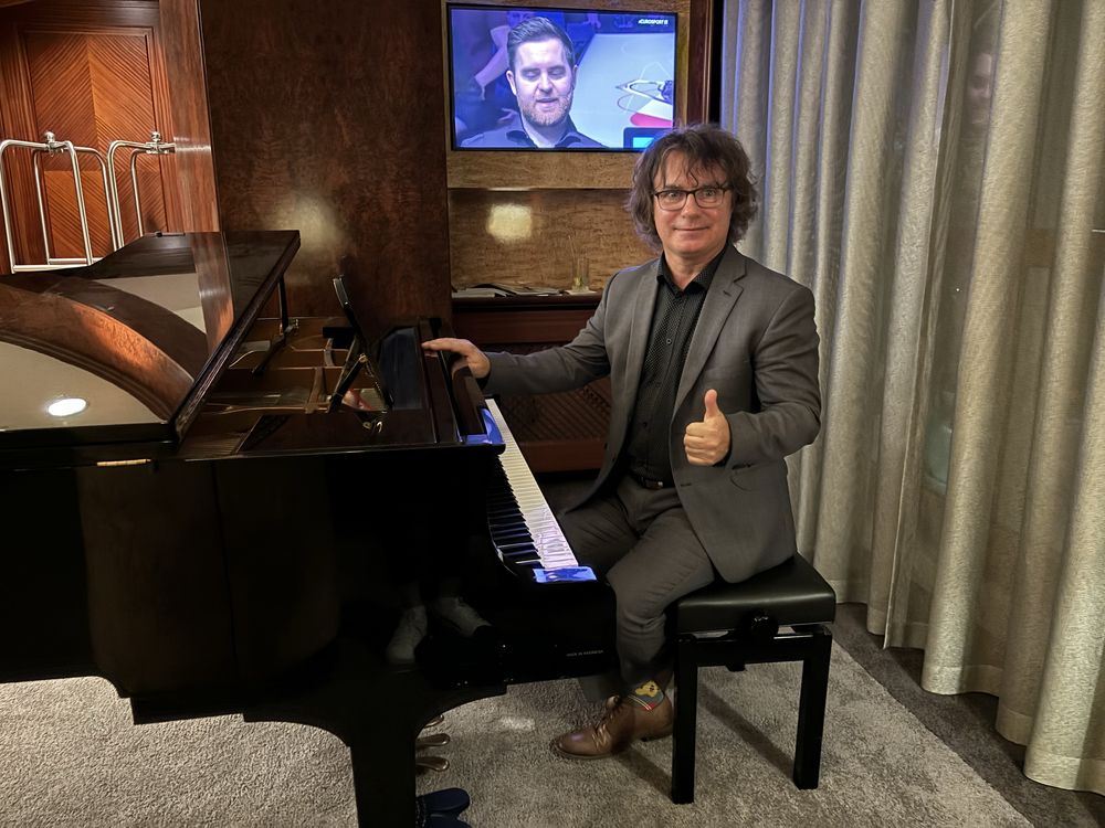 Pianista oprawa muzyczna Fortepian czarny Pomorskie Sopot Gdańsk