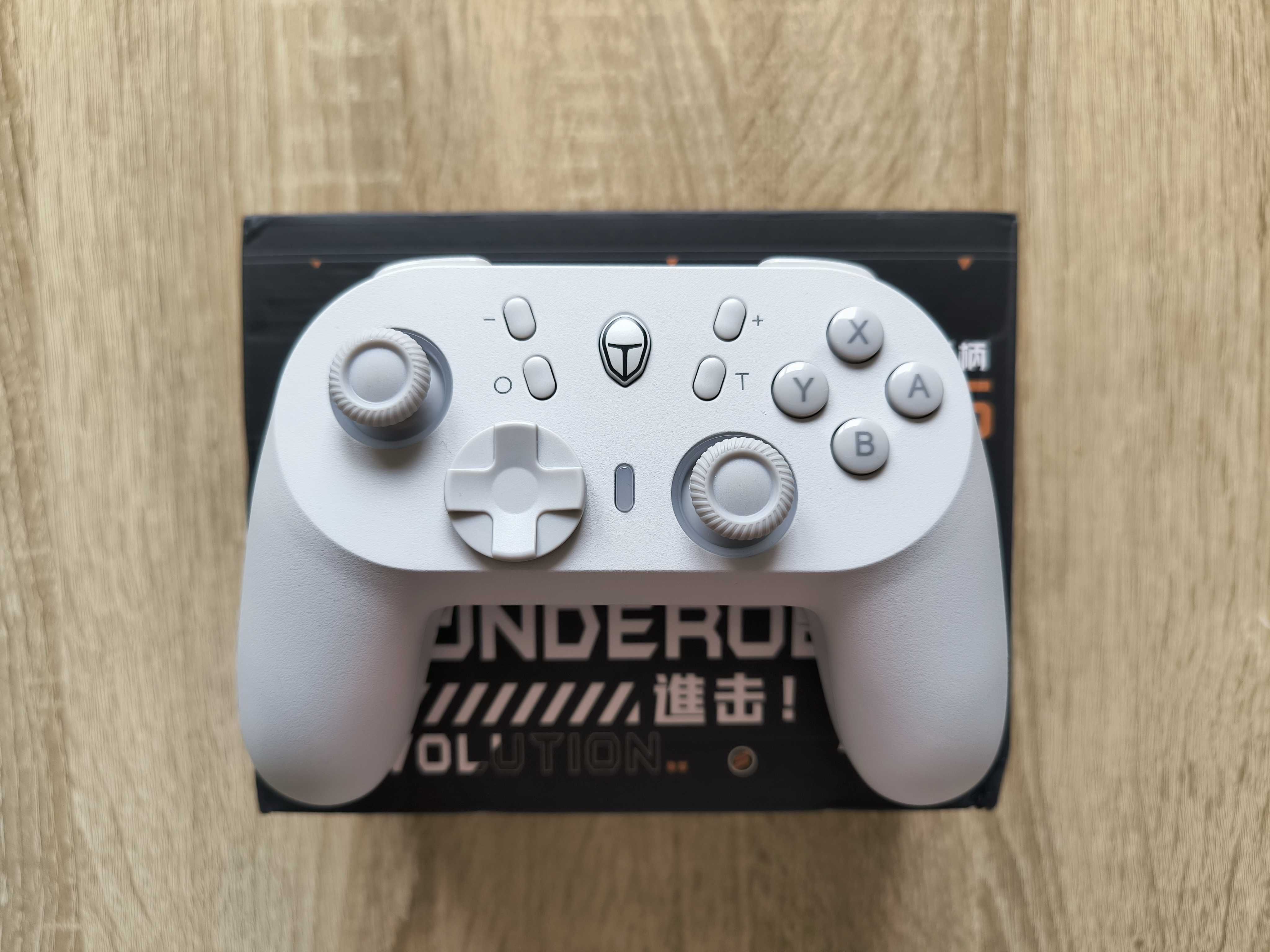 Thunderobot G45 PRO ! Топовый геймпад ! Датчики Холла ! RGB !