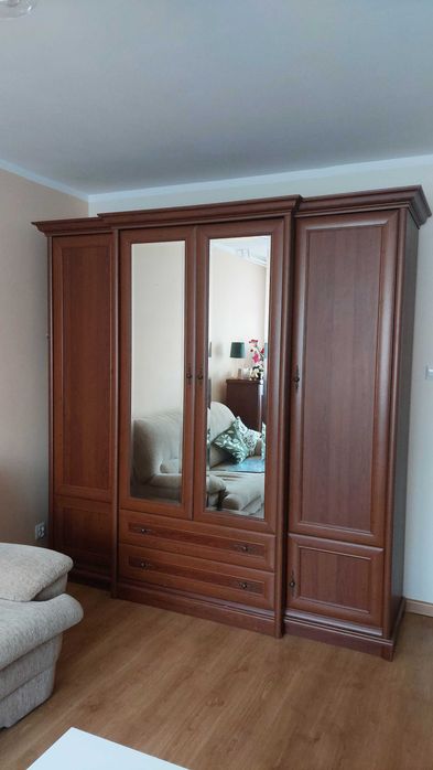 Szafa sześciodrzwiowa Kent z lustrem i szufladami kasztan BRW