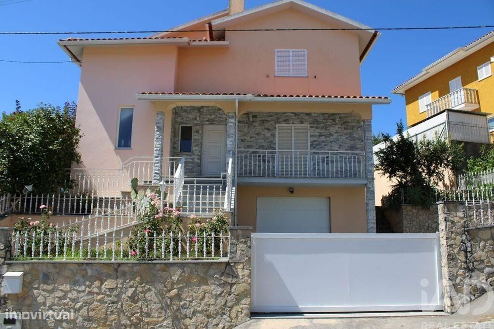 Casa / Villa T4 em Nogueira do Cravo de 150,00 m2