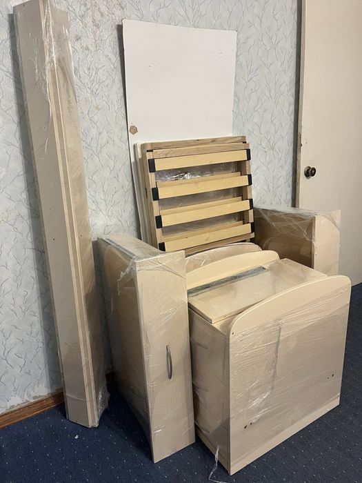 Ліжечко дитяче трансформер 3 в 1 з шухлядами, маятником