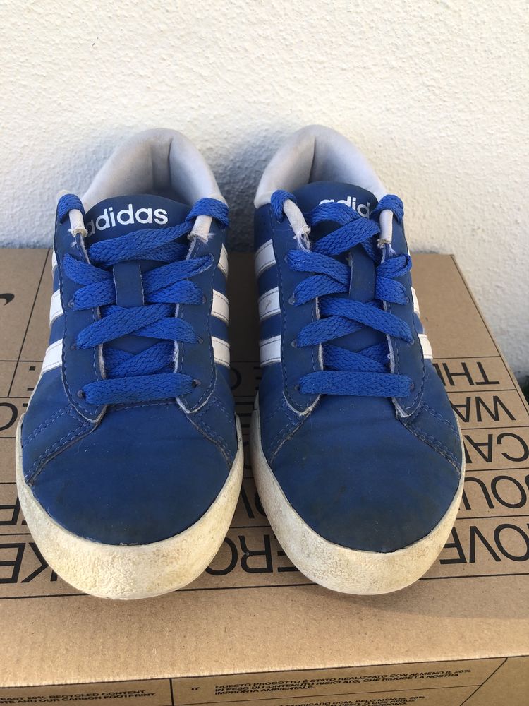 Sapatilhas Adidas azul tamanho 30,5