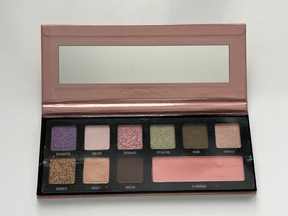 Paletka DOUGLAS Festive Eyes 10 Shades Palette