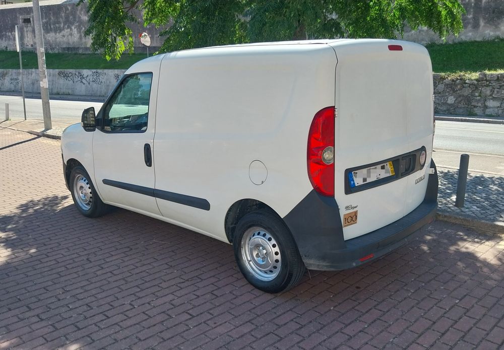 Fiat Doblo Jtd Caixa Fibrada Isotérmica 2014