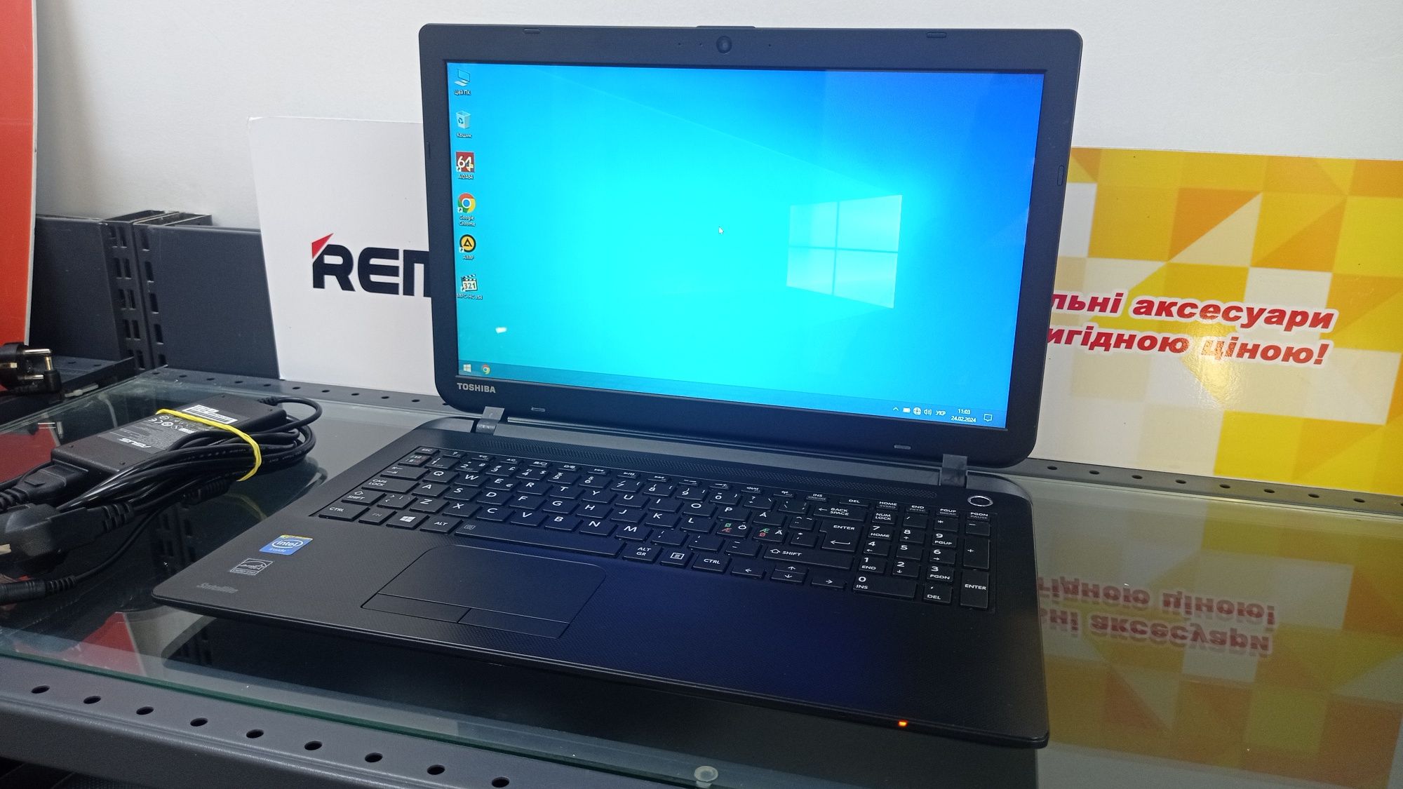 Toshiba C50 Чудовий стан (Intel Celeron/4Gb/750Gb/Intel HD)