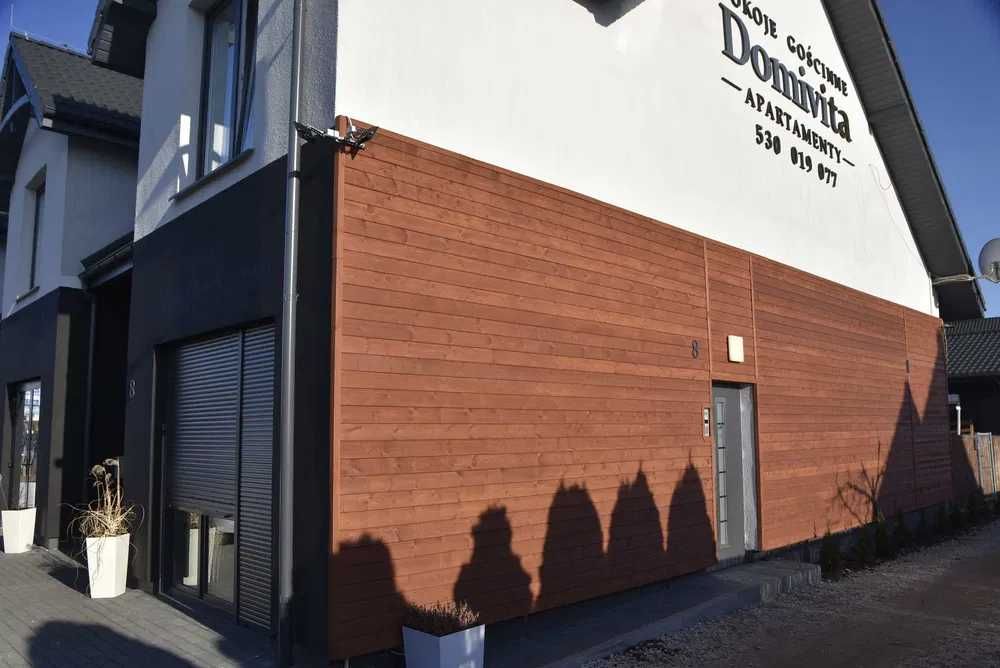 Zakwaterowanie nad jeziorem, krótkie i długie pobyty — wysoki standard