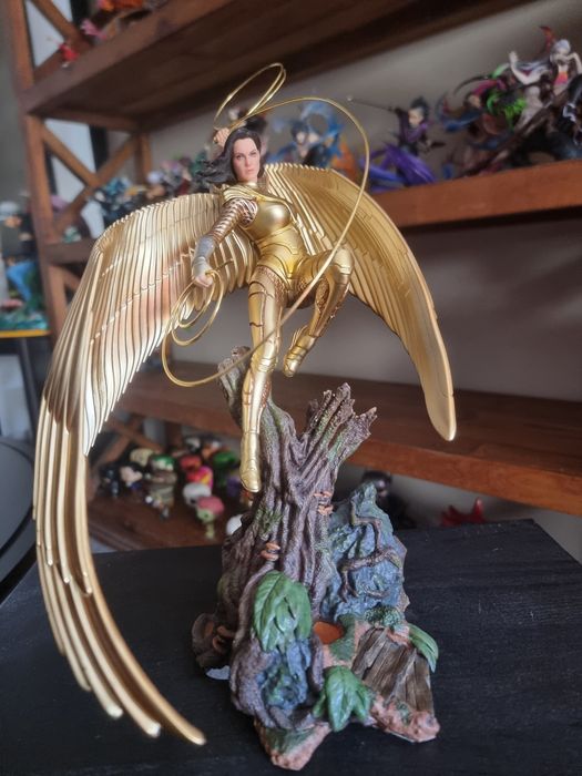 Wonder Woman (Golden armor) WW1984 Iron studios