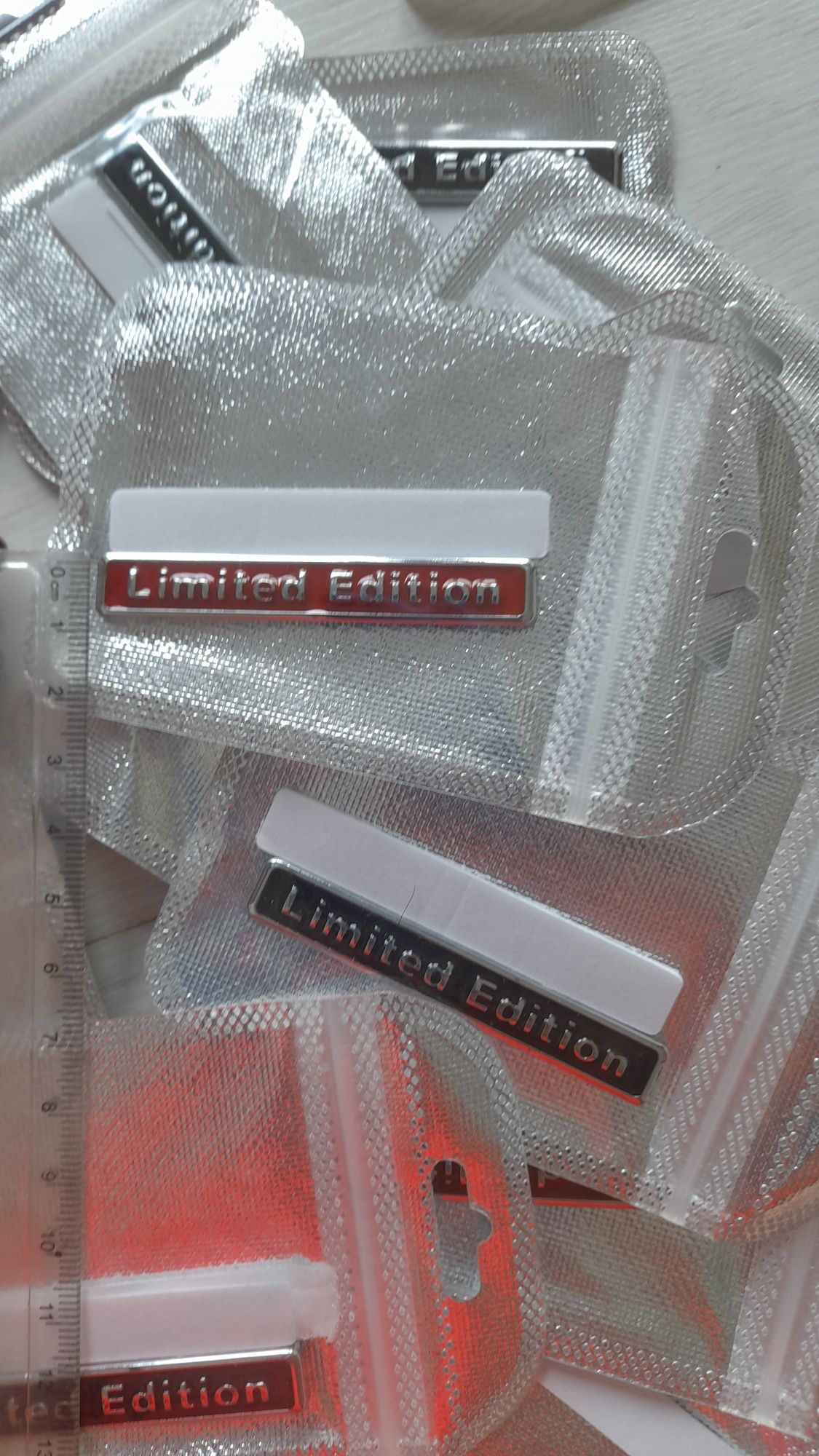 Limited Edition napis logo chrom naklejane czarna /czerwona