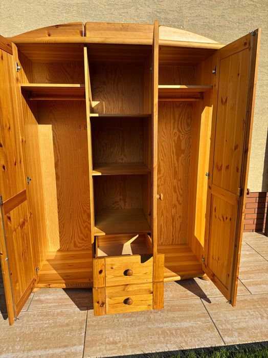 Szafa 3 drzwiowa drewniana sosnowa bieliźniarka przedpokój garderoba