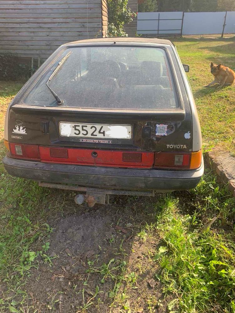 Продам машину toyota corolla