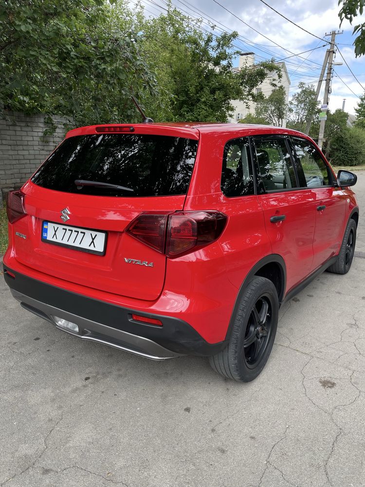 Продам Suzuki Vitara 2019 года идеал по хорошей цене