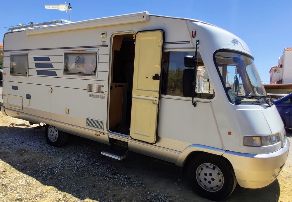 Rent Autocaravana Integral Hymer B644