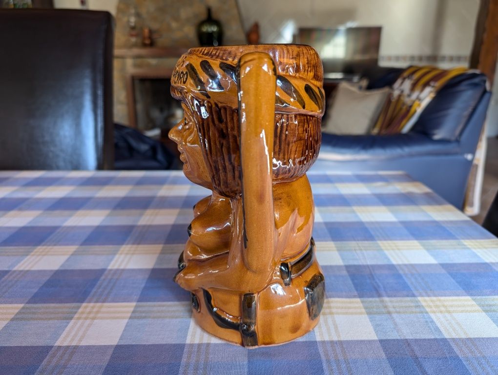 Bilha Jarro "Foi Picada de Enfermeiro"