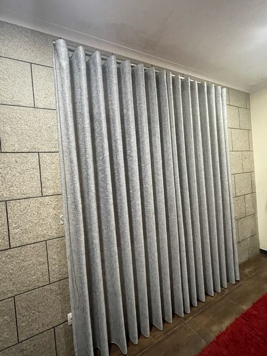 Conjunto de 2 cortinas iguais