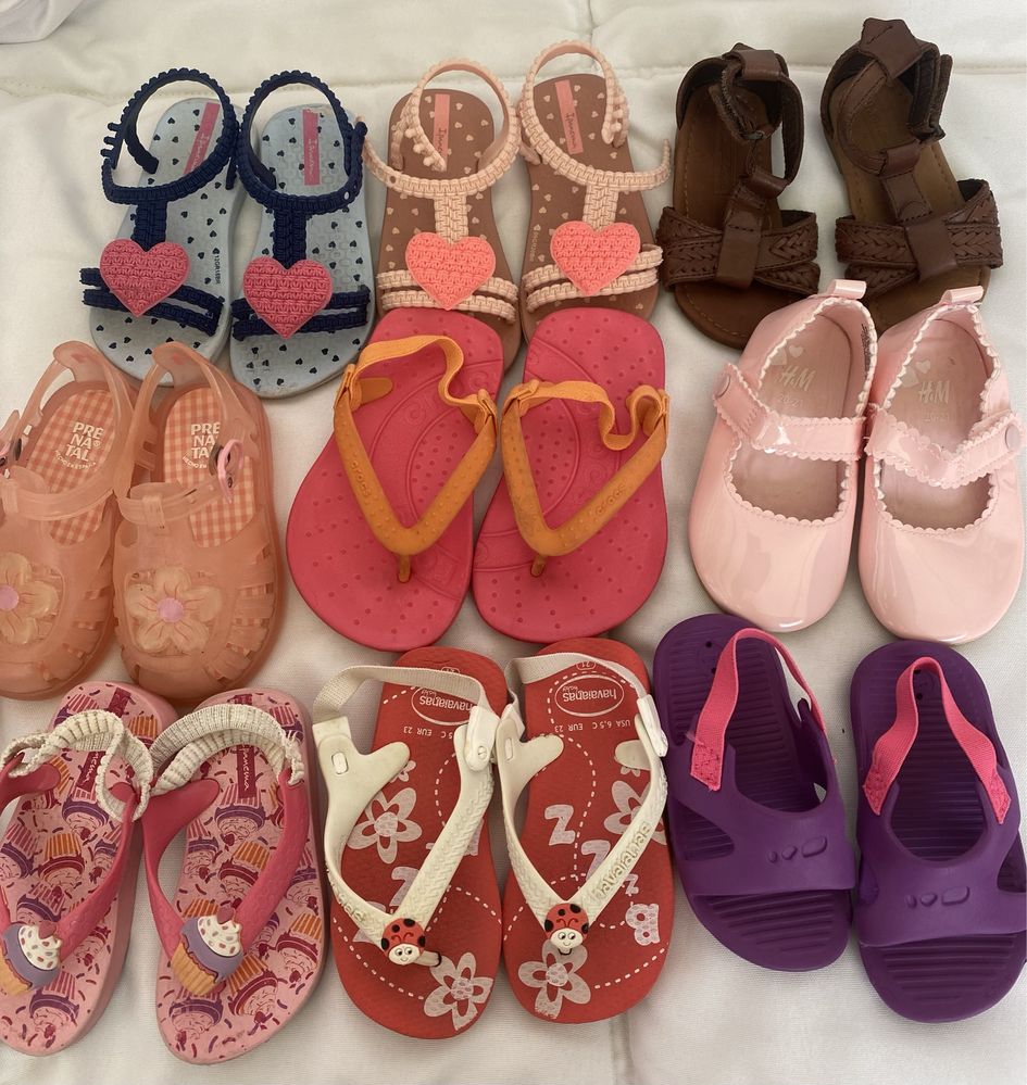 Sandalias calcado menina Havaianas, Ipanema Crocs, Zara 20, 21