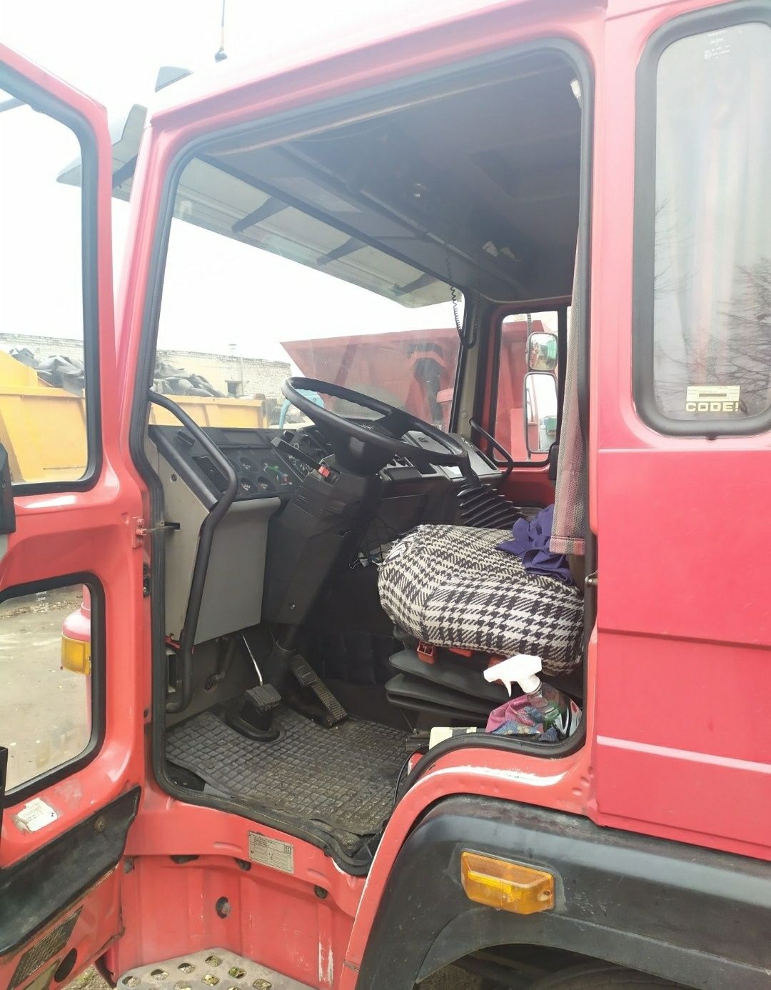 Эвакуатор автовоз Volvo FL611 Вольво, 1997 год выпуска