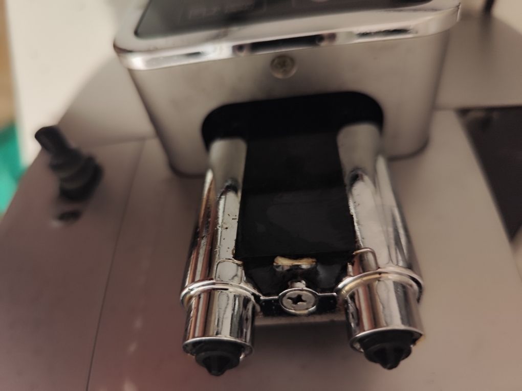 Ekspres automatyczny DeLonghi Dinamica plus 6kg kawy