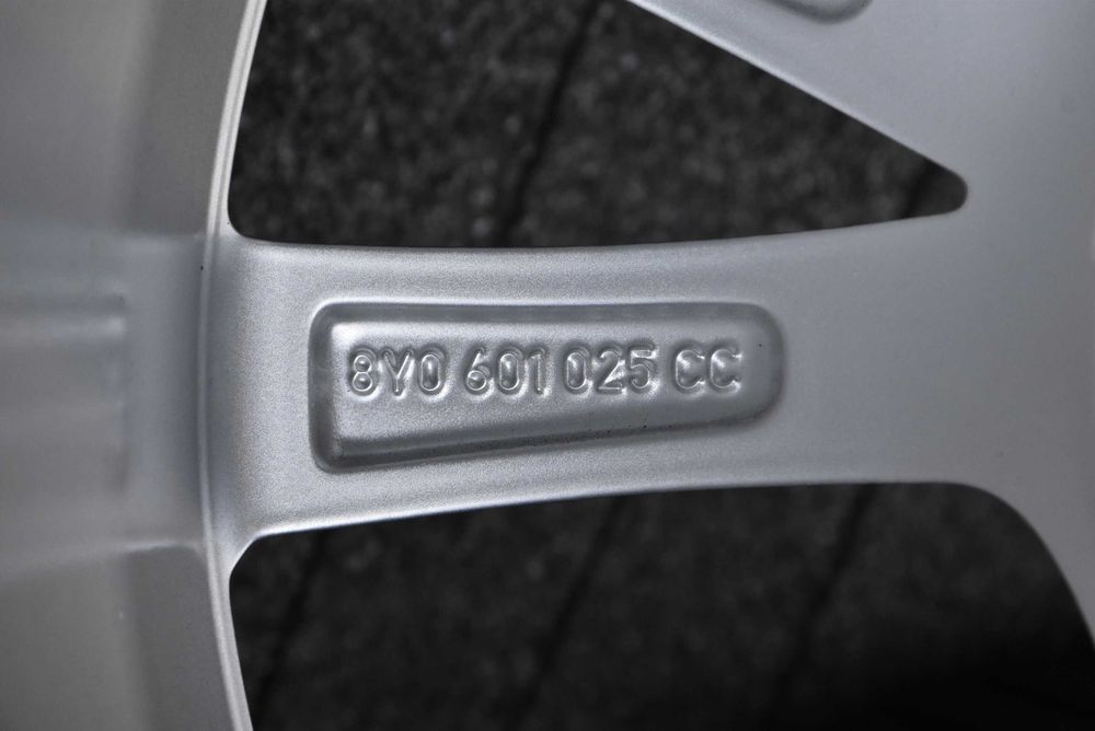 Koła zimowe OEM Audi A3 8Y0 8V0 17" NOWE Goodyear 2024r oryginał