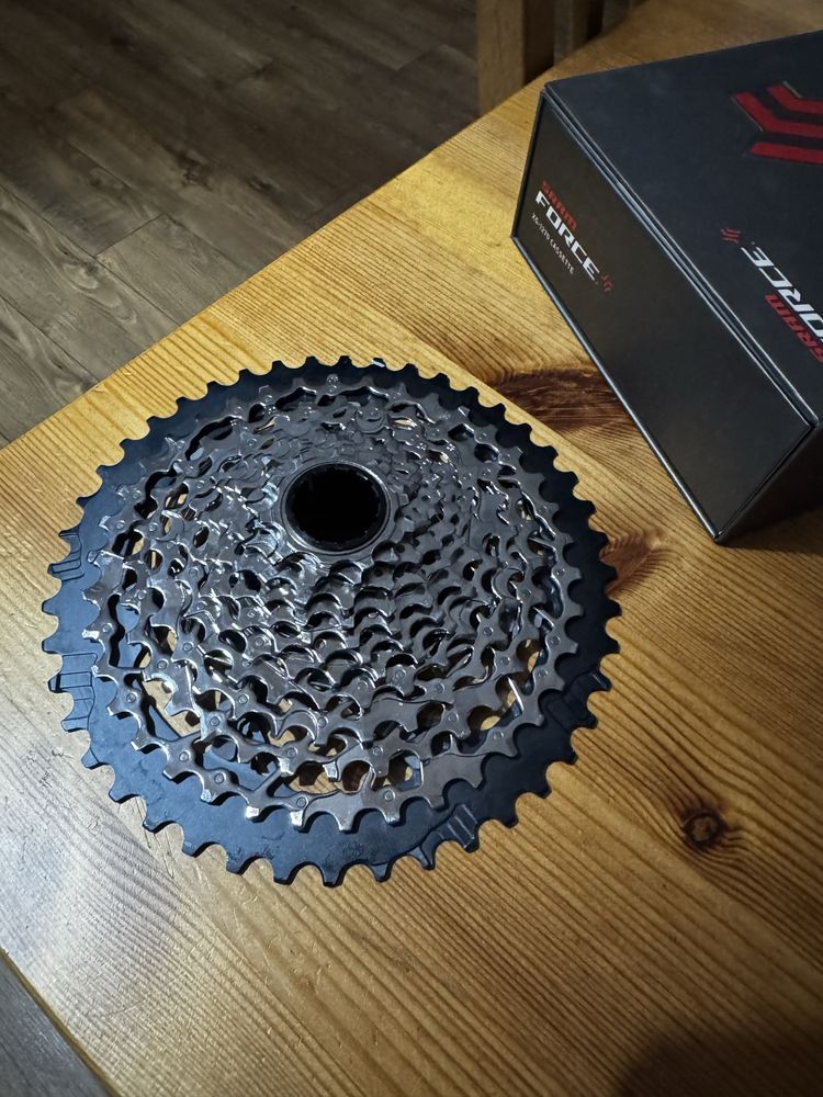 Kaseta sram force xplr 10-44