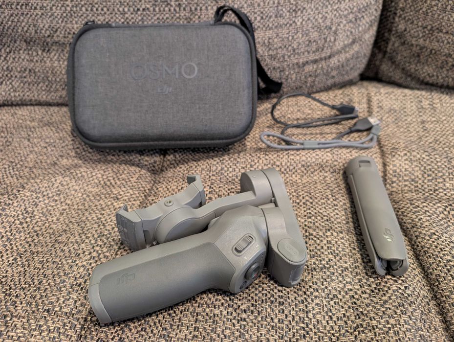 Gimbal DJI Osmo Mobile 3 - COMBO PACK como novo!