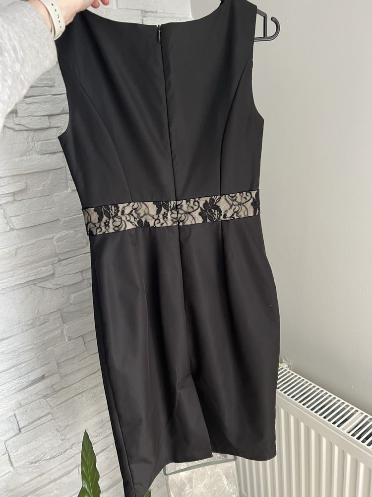 Piekna elegancka sukienka czarna z koronka 36 s