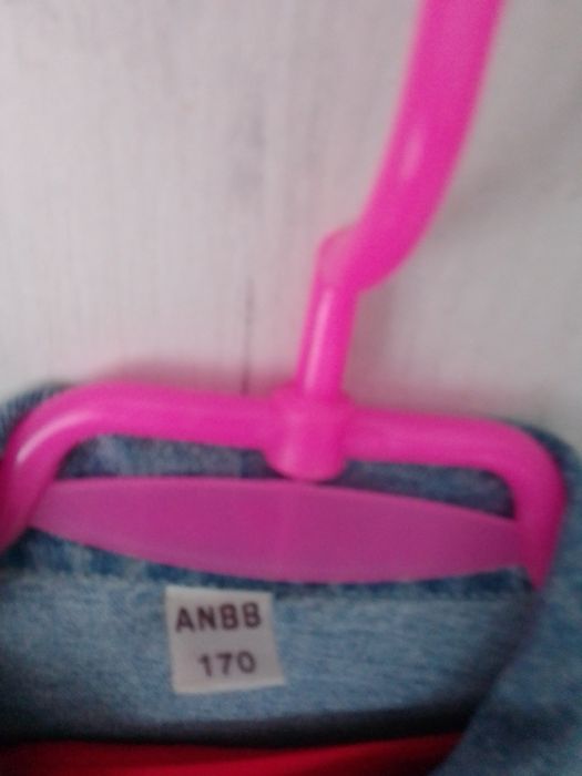 Джинсова курточка.  .