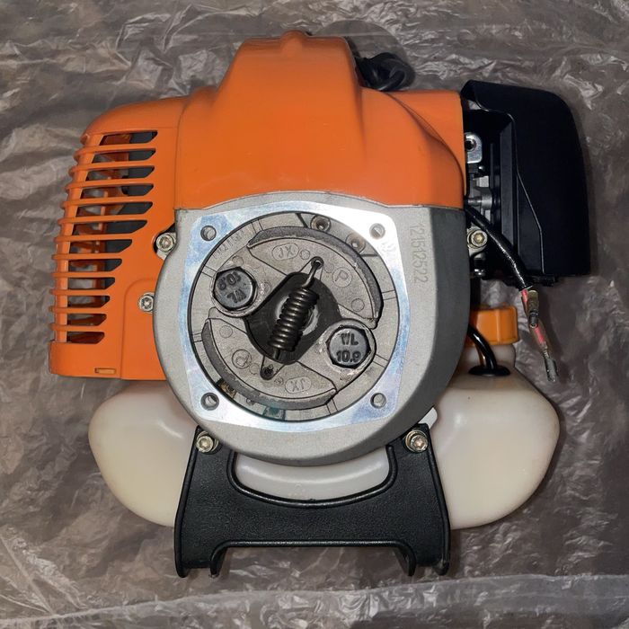 Двигун бензокоси