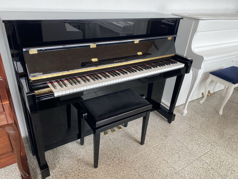 Piękne pianino Kawai K18