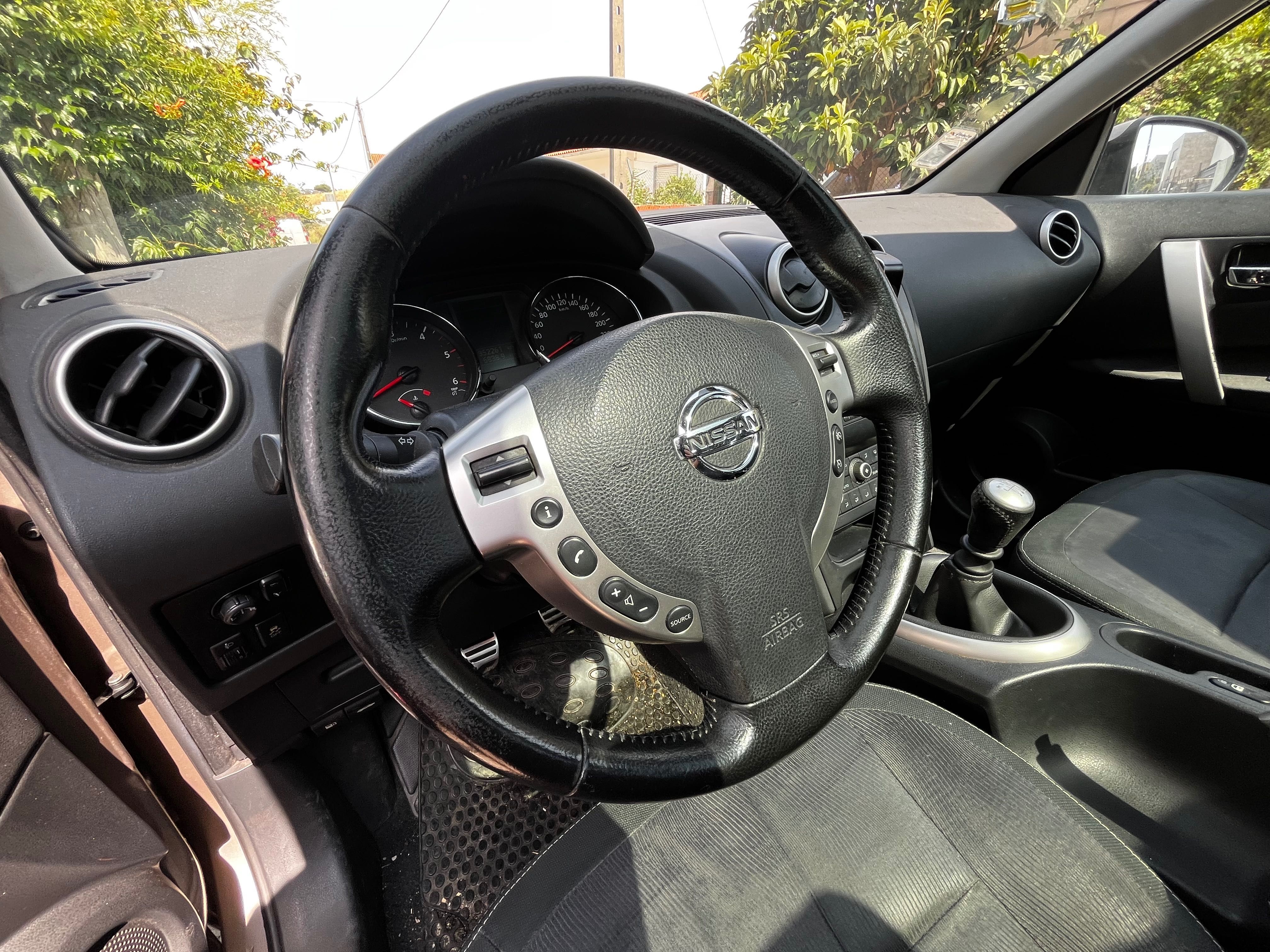 Nissan Qashqai 1.5 dezembro de 2010, em ótimo estado geral. SUV fiável