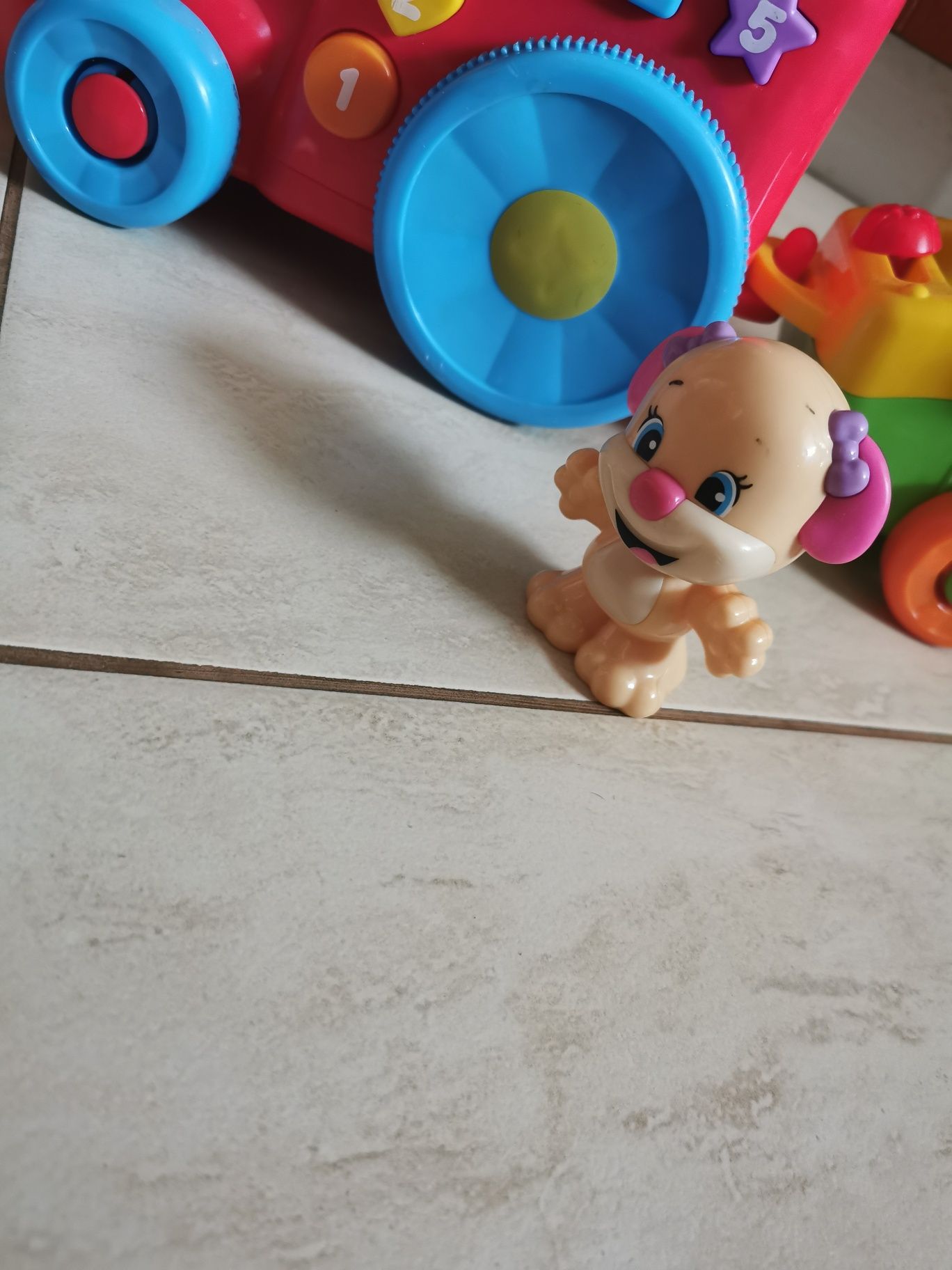 FISHER PRICE edukacyjny pociąg szczeniaczka