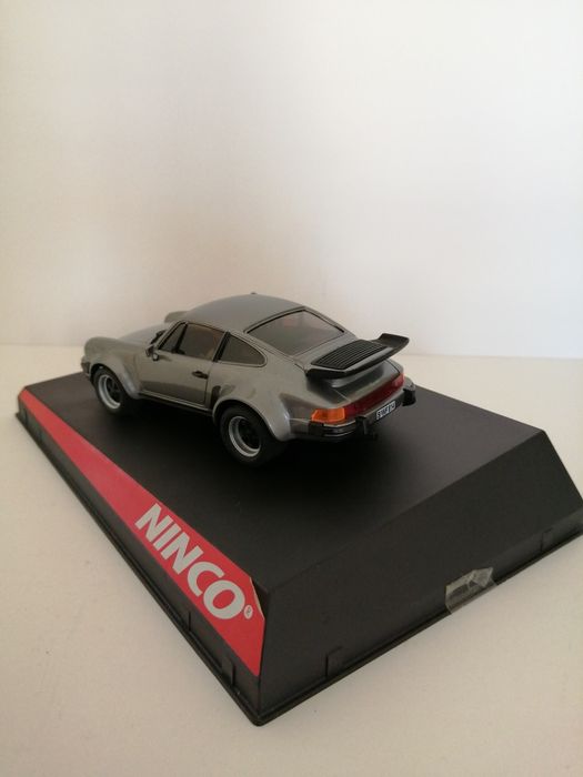 Porsche 911 Turbo - Slot Car NINCO
