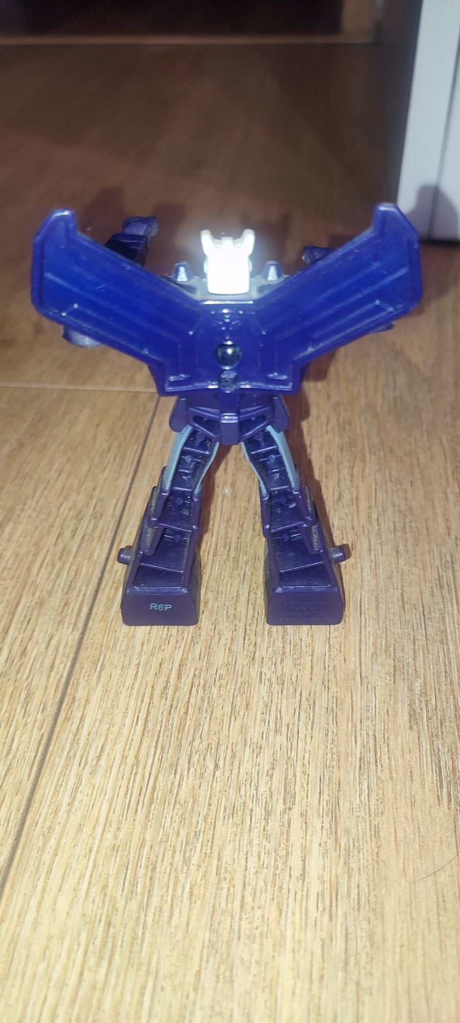 Plastikowa figurka Transformers- Nowy.