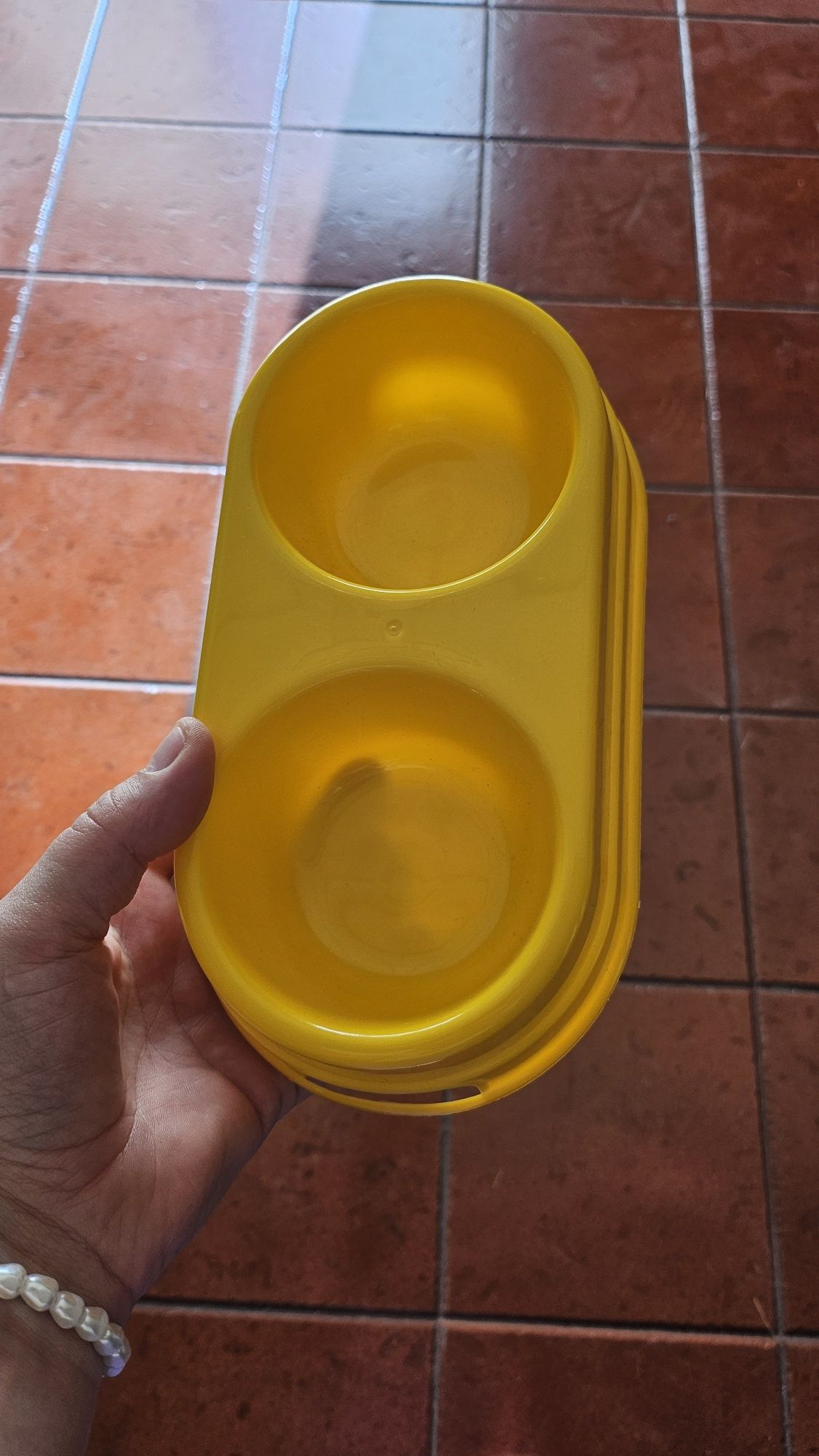 Comedouro Plástico