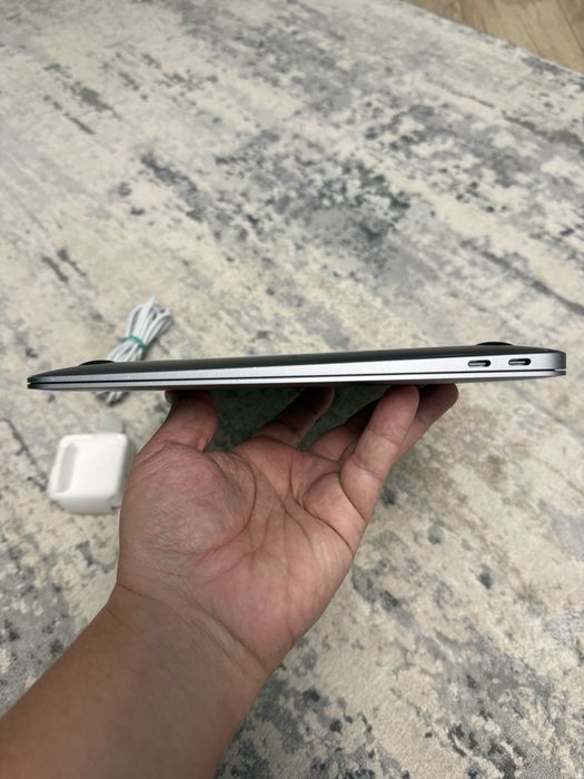 MacBook Air 2020 M1 8/256gb