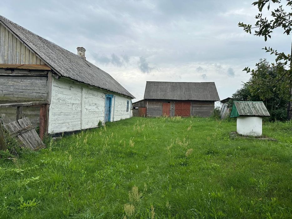 Продам будинок в центрі с. Поліське
