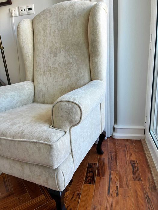 Sofa e Poltrona em alcântara bege