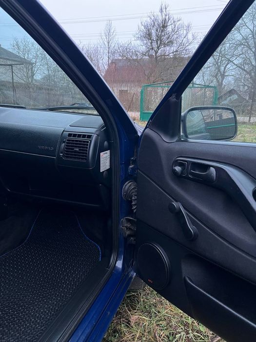 Wolksvagen Passat B4 1,8 моно інжектор