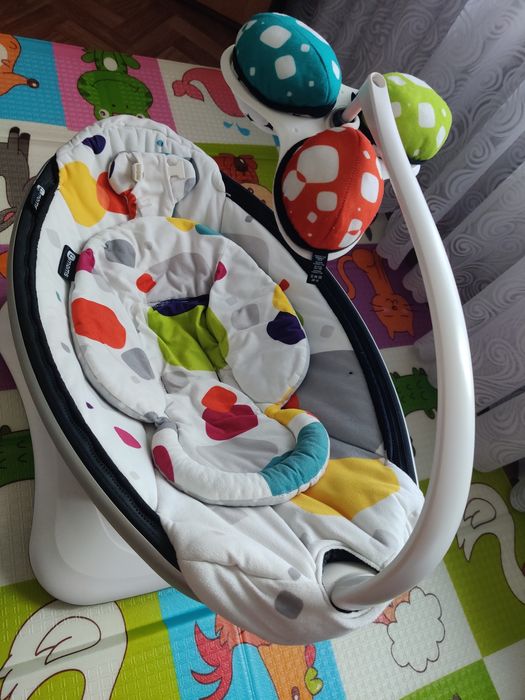 4 MOMS MAMARoo Заколисуючий центр для малюків