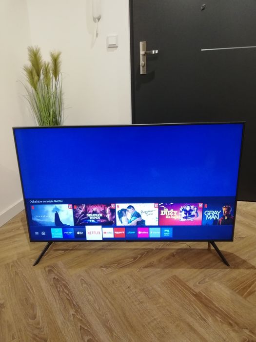 Samsung 43" 4K Smart TV HDR WiFi Bluetooth DVB-T2