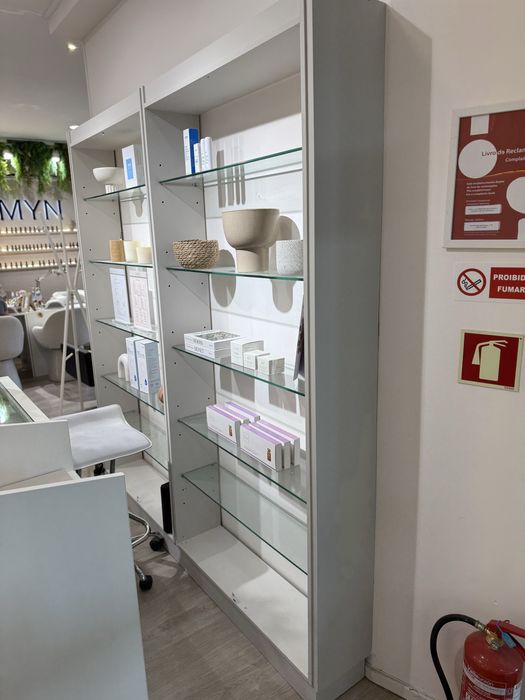 Armario vitrine loja