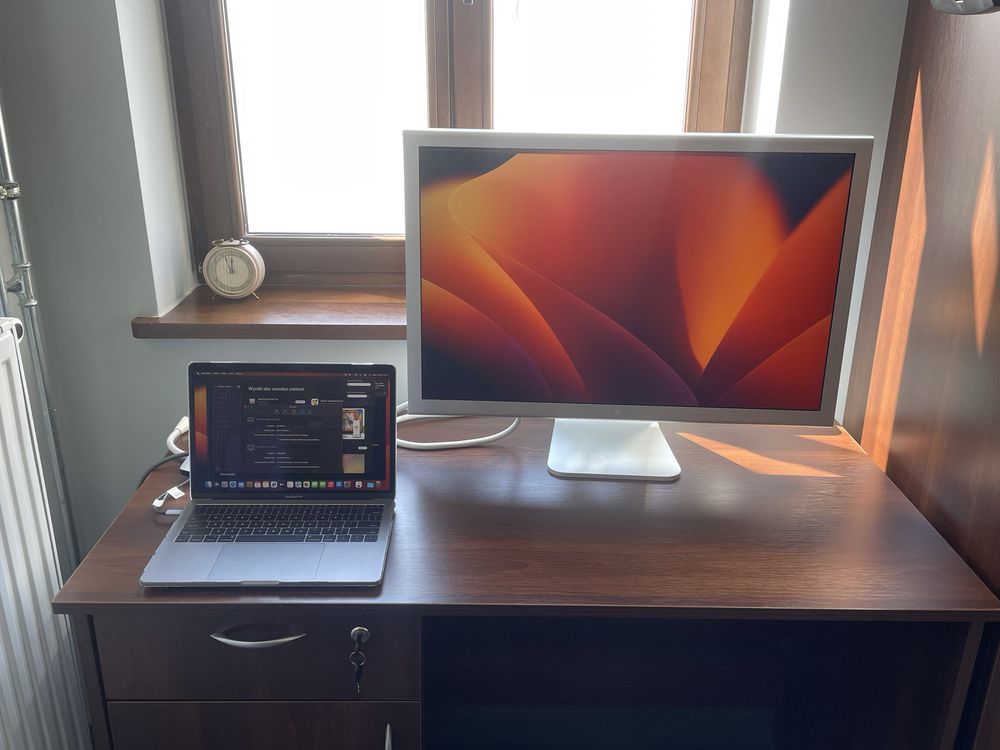 Apple Cinema Monitor 30” matowy USB -C