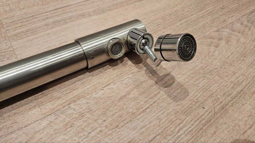 Kran kuchenny z dodatkowym kranikiem do wody filtrowanej