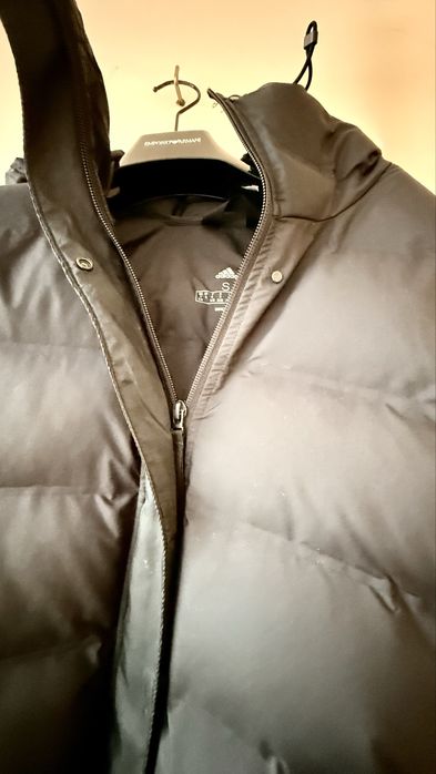 Пуховик адідас, довгий, чорний колір, стан ідеальний