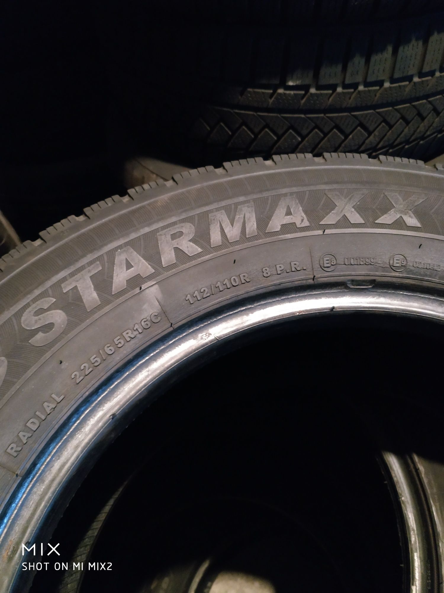 Opony zimowe Starmaxx 225/65 r16C dostawcze 16 C dot 2016 6mm zimowe