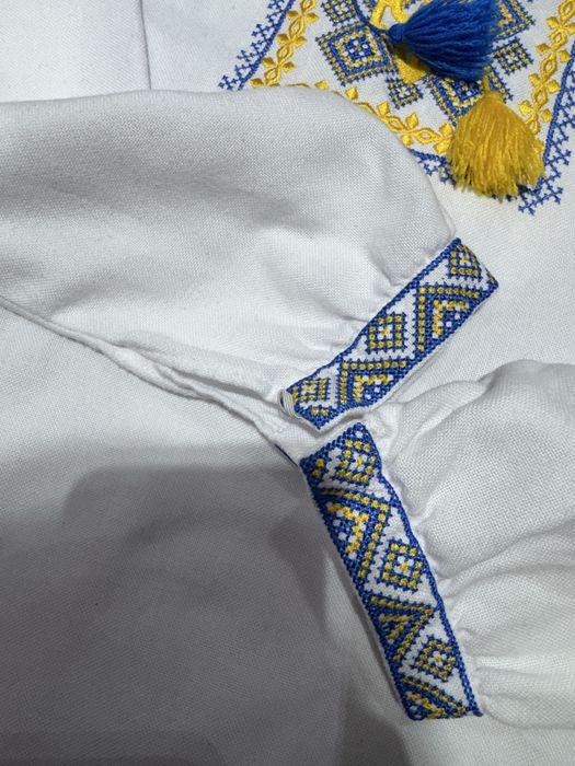 Вишиванка на хлопчика 10-11 років.