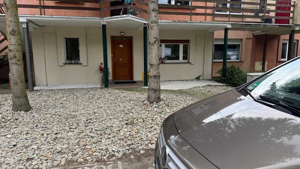 Mieszkanie z ogródkiem przy lesie.