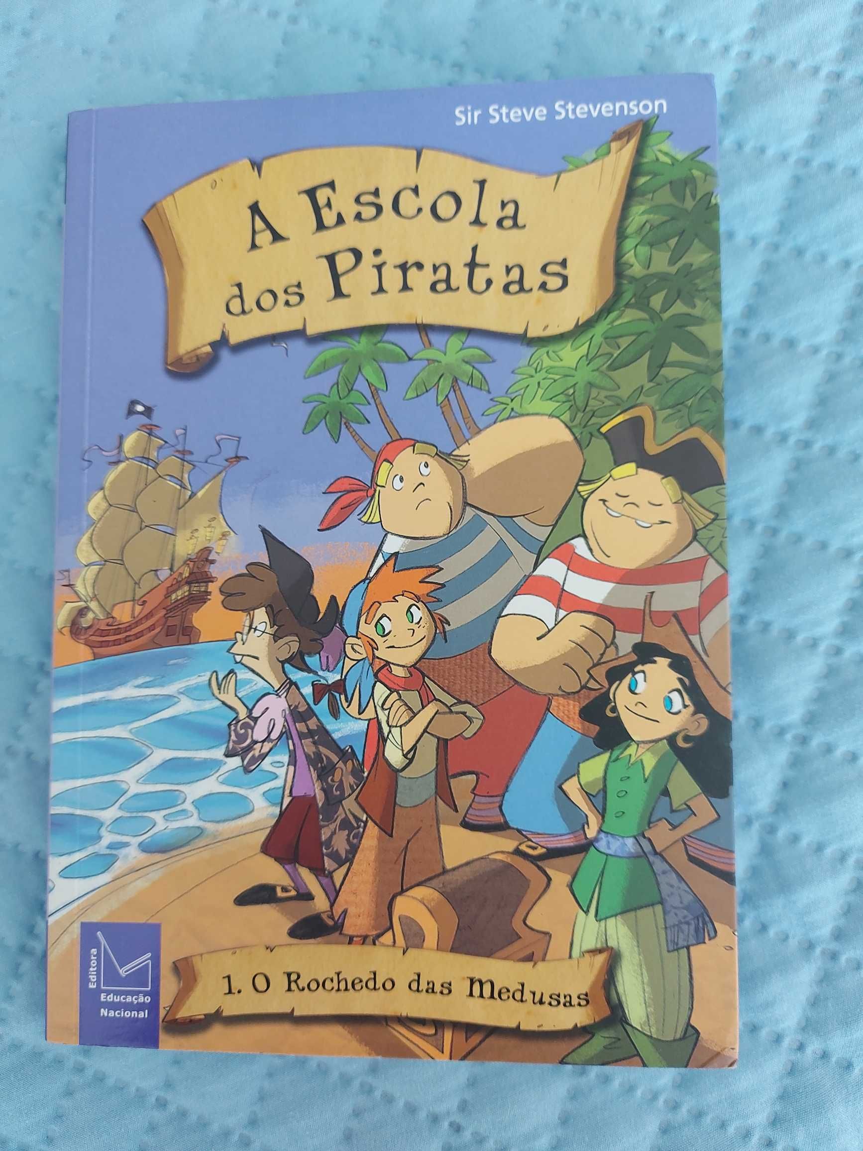 Livro novo a escola dos piratas